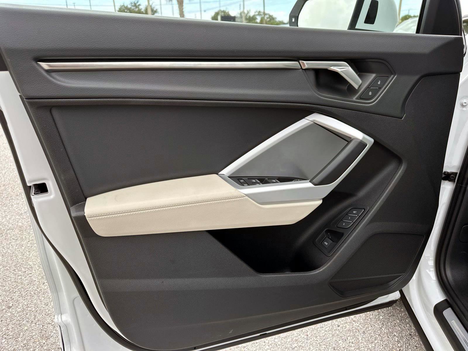 Used 2025 Audi Q3 2.0T Premium w/ Convenience Package image 17