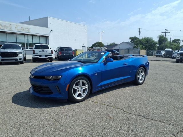 Used 2018 Chevrolet Camaro LT RWD image 8