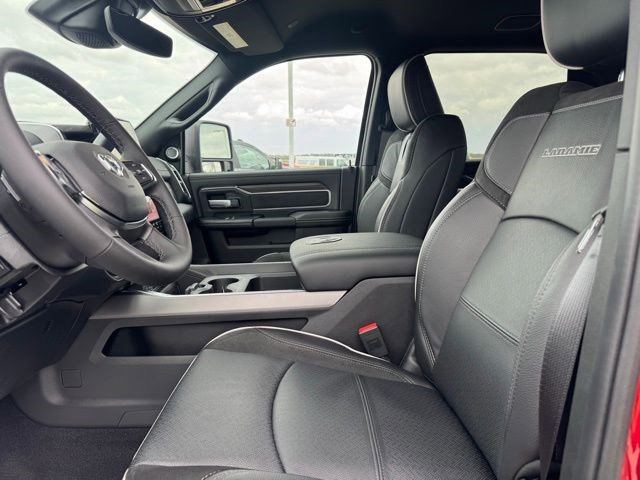 New 2026 RAM 2500 Laramie AWD/4WD image 9