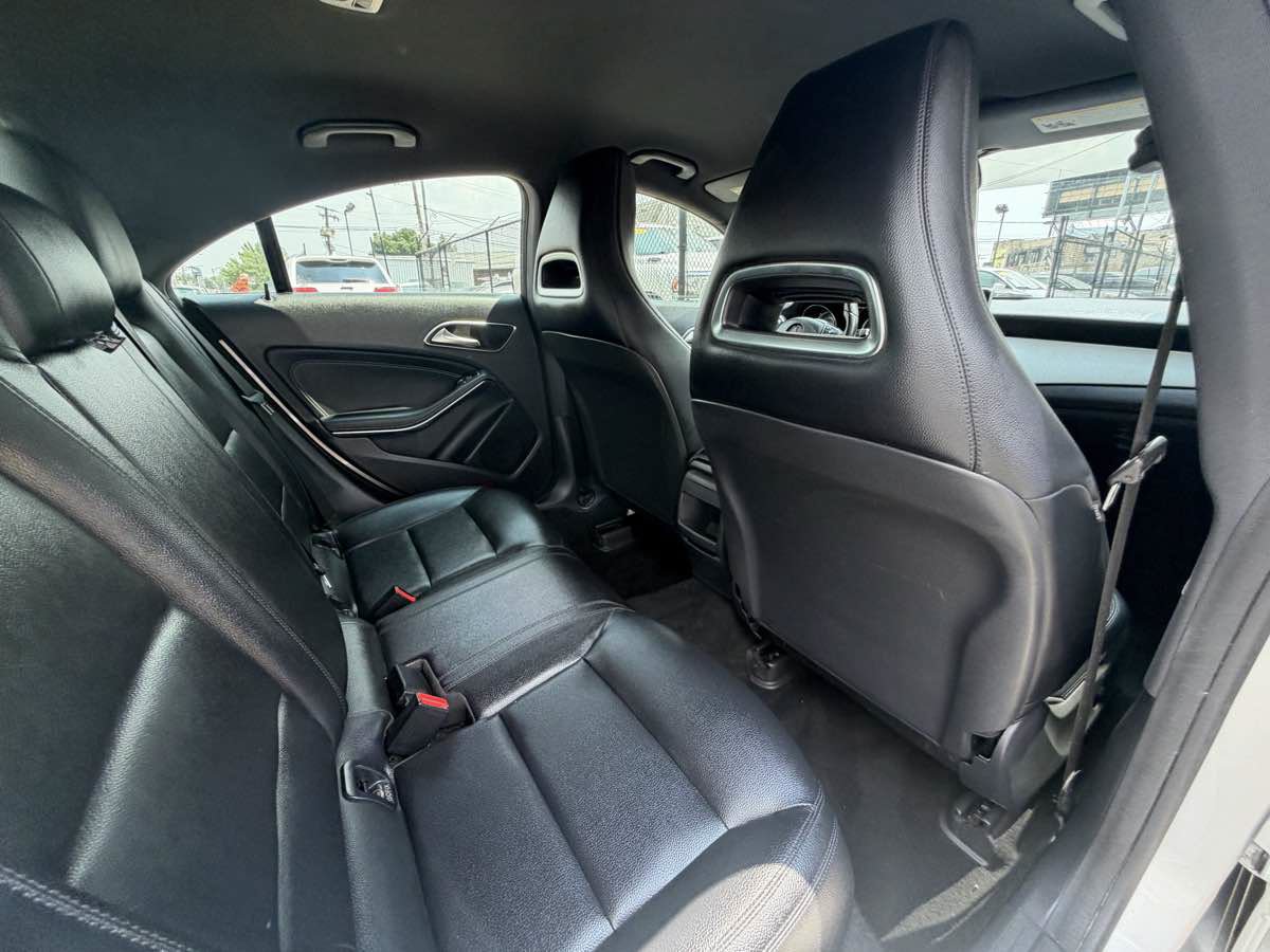 Used 2014 Mercedes-Benz CLA 250 image 26