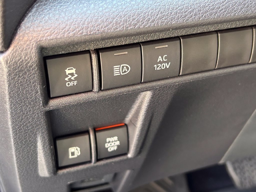 New 2026 Toyota Sienna XLE Woodland Edition AWD/4WD image 31