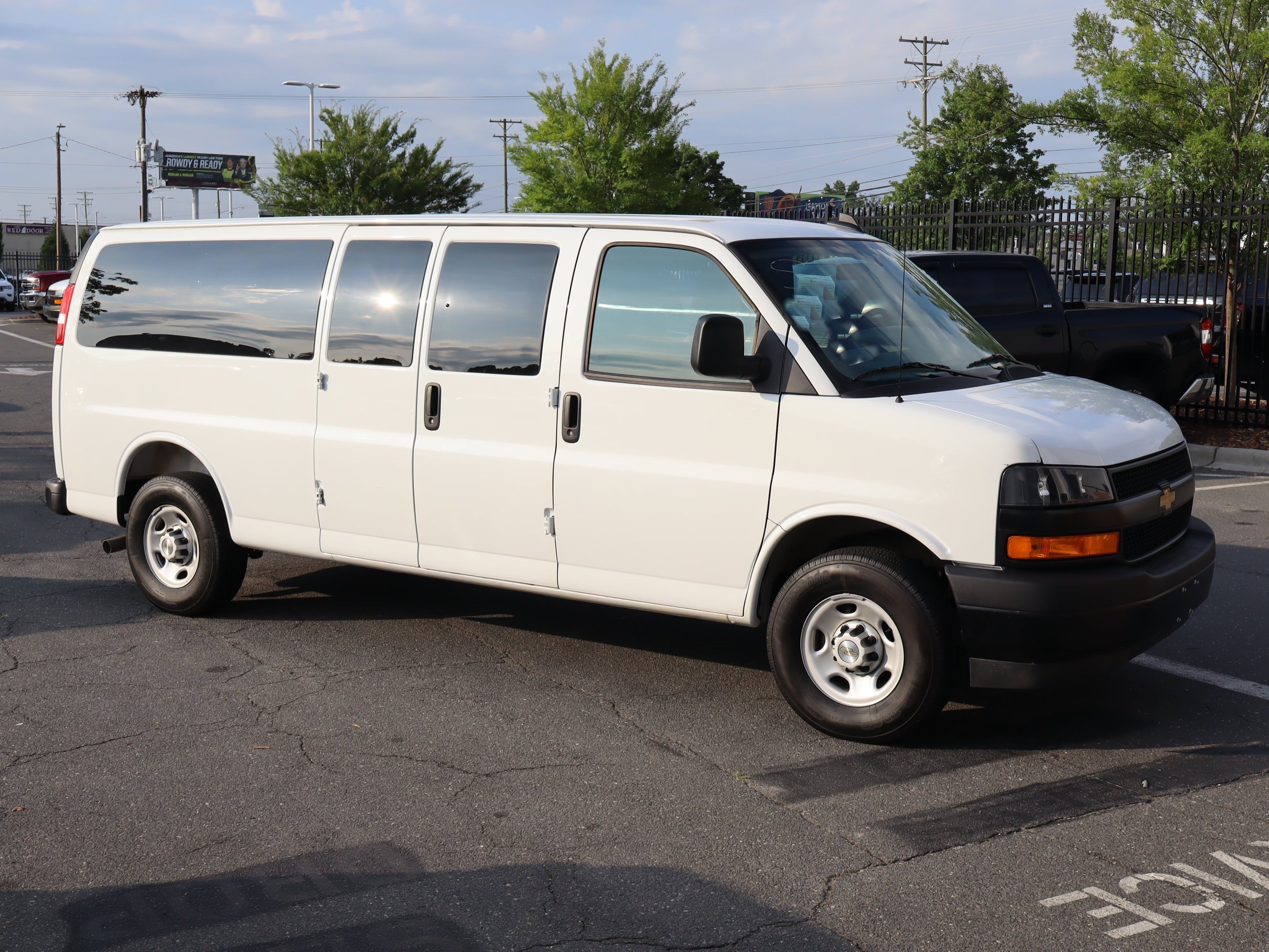 Used 2025 Chevrolet Express 3500 LS RWD video 2
