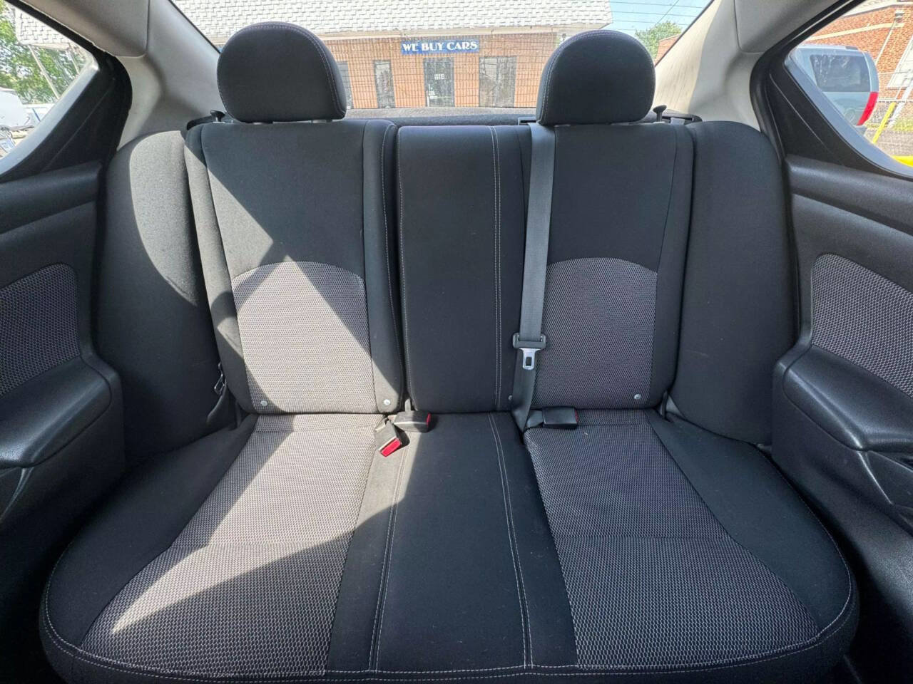 Used 2014 Nissan Versa SV w/ Convenience Package image 25