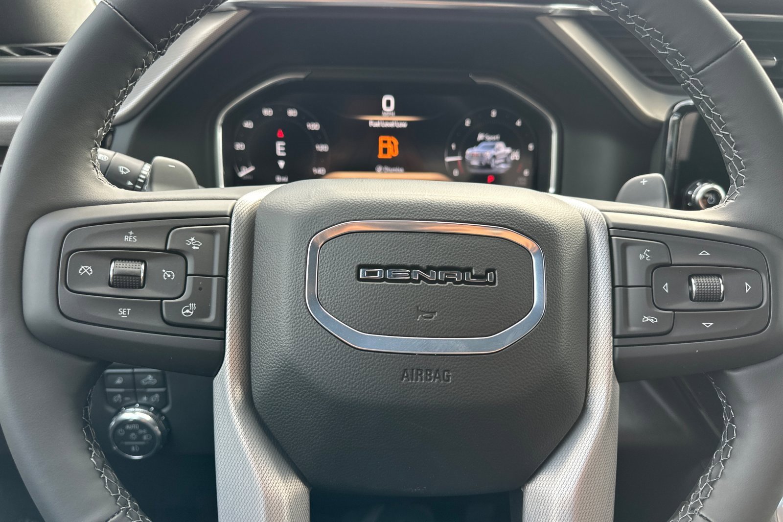 New 2026 GMC Sierra 1500 Denali w/ Denali Reserve Package image 21
