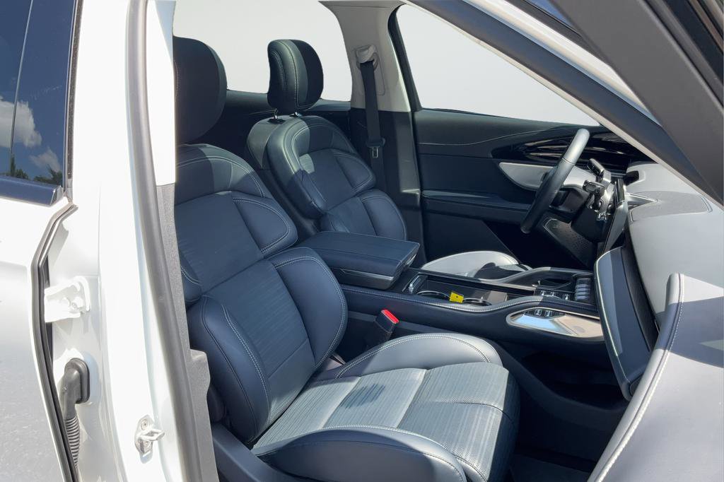 Used 2025 Lincoln Nautilus Reserve AWD/4WD image 20