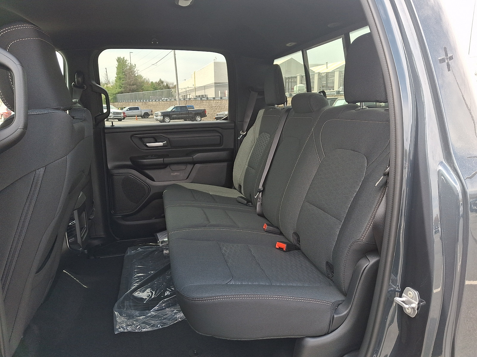 New 2026 RAM 1500 Express AWD/4WD image 7