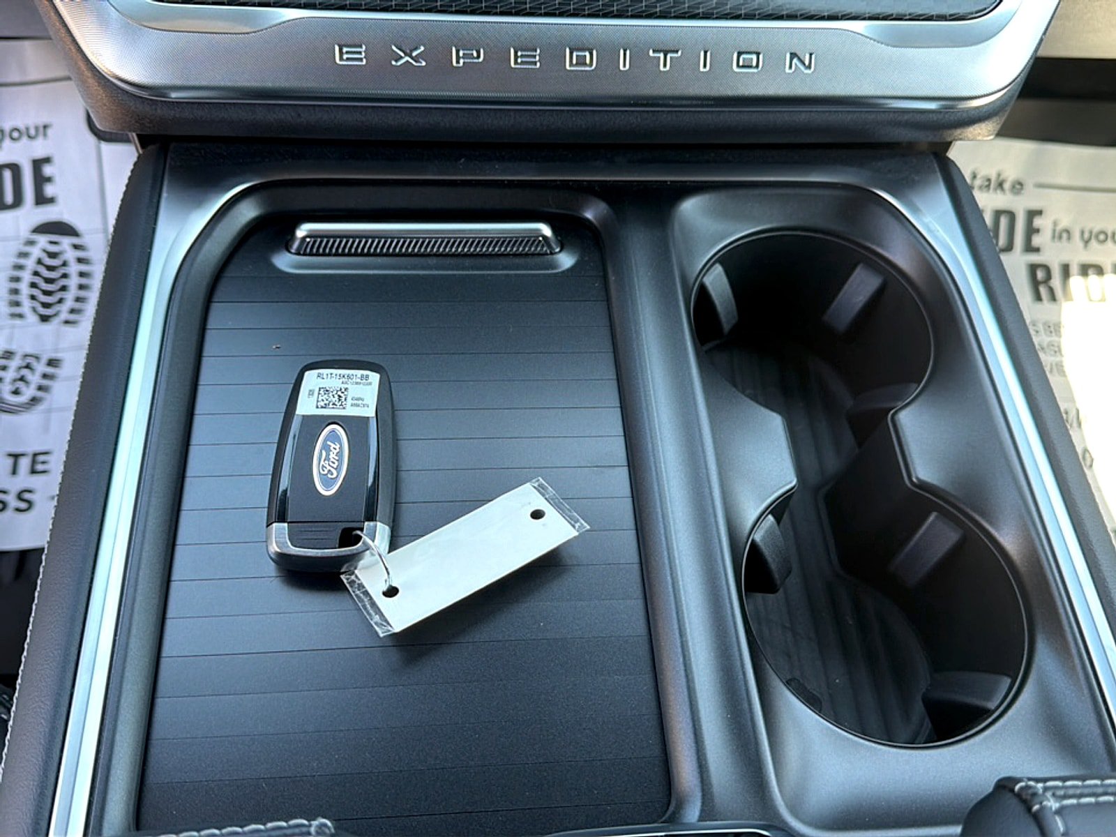 New 2026 Ford Expedition Max Platinum w/ Stealth Performance Package AWD/4WD image 8