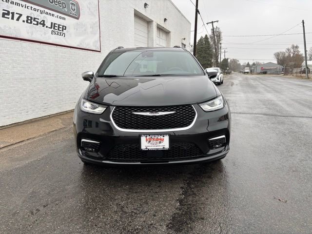 New 2026 Chrysler Pacifica Pinnacle image 3