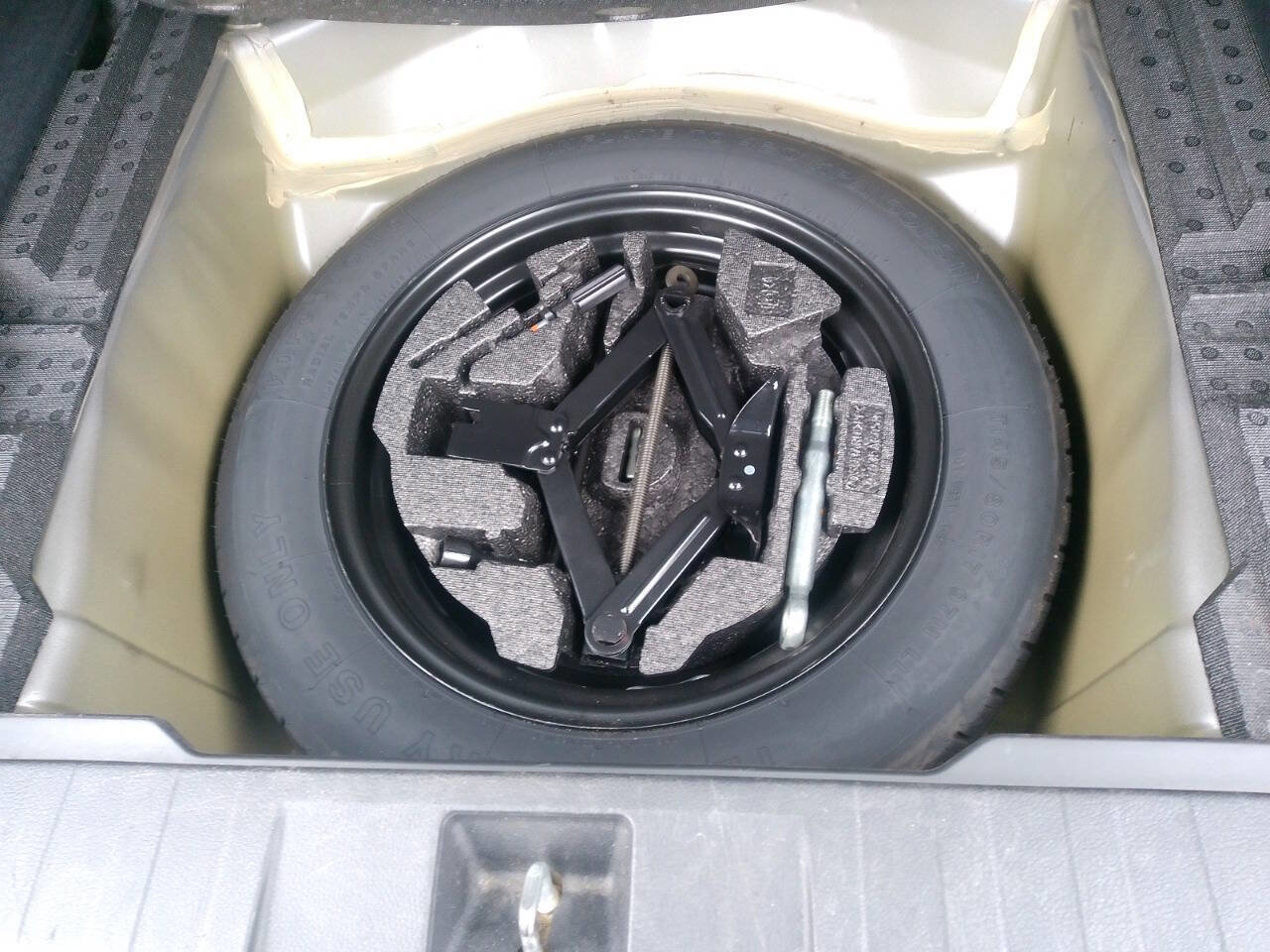 Used 2011 Subaru Outback 2.5i Premium image 25