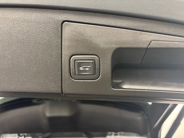 Used 2024 Cadillac XT4 Premium Luxury w/ Technology Package image 35