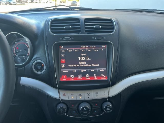 Used 2015 Dodge Journey R/T w/ Flexible Seating Group FWD image 17