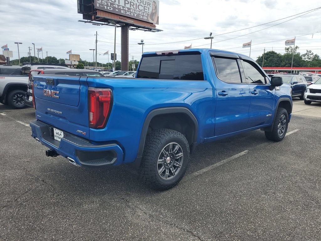 Used 2024 GMC Sierra 1500 AT4 w/ Technology Package AWD/4WD image 4