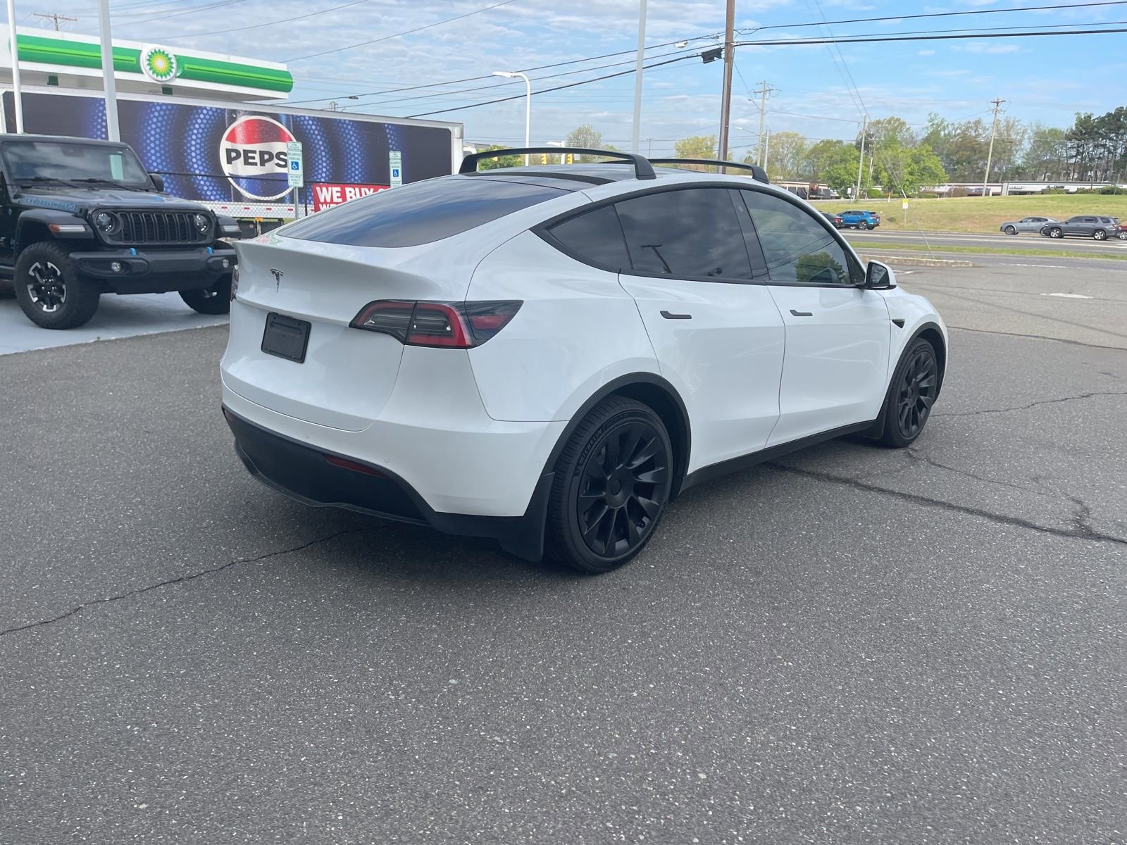 Used 2020 Tesla Model Y Long Range image 13