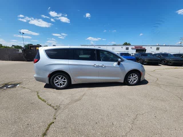 Certified 2023 Chrysler Voyager LX FWD image 10