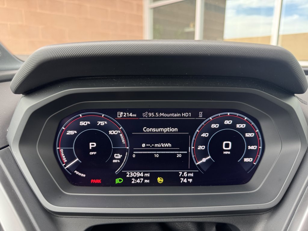 Used 2022 Audi Q4 e-tron Premium Plus w/ Premium Plus image 19