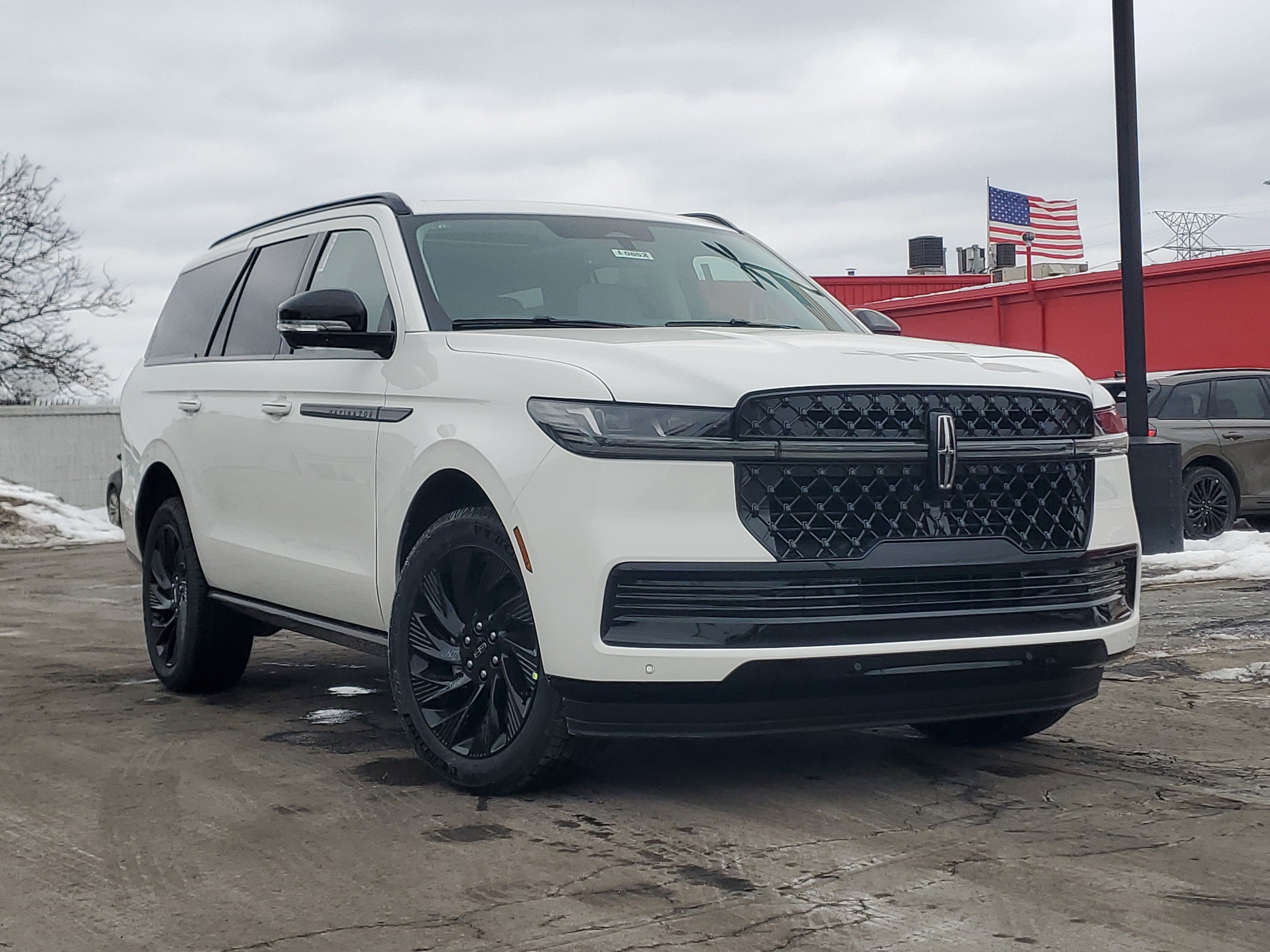 New 2026 Lincoln Navigator Reserve w/ Jet Appearance Package