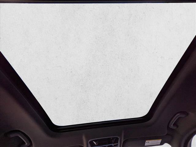 Used 2019 Land Rover Range Rover Velar R-Dynamic SE image 20