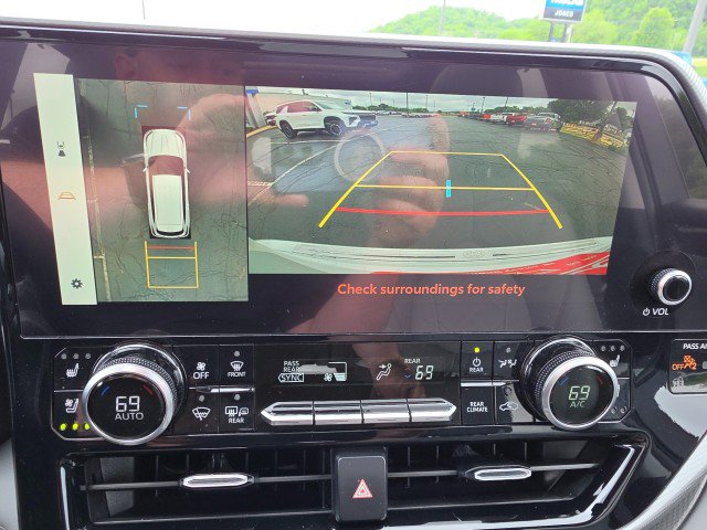 Used 2023 Toyota Highlander Platinum AWD/4WD image 46