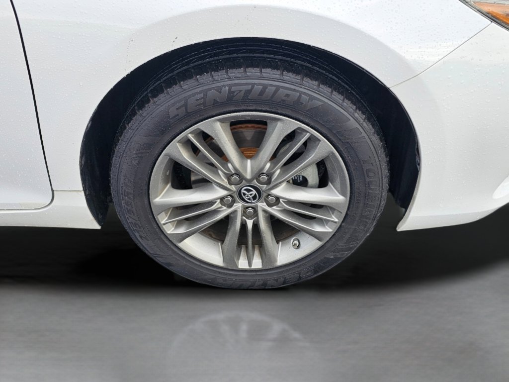 Used 2016 Toyota Camry SE FWD image 27