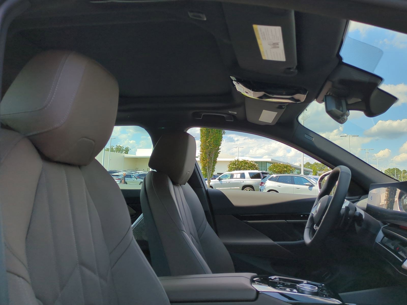 Certified 2026 BMW 530i w/ Premium Package image 31