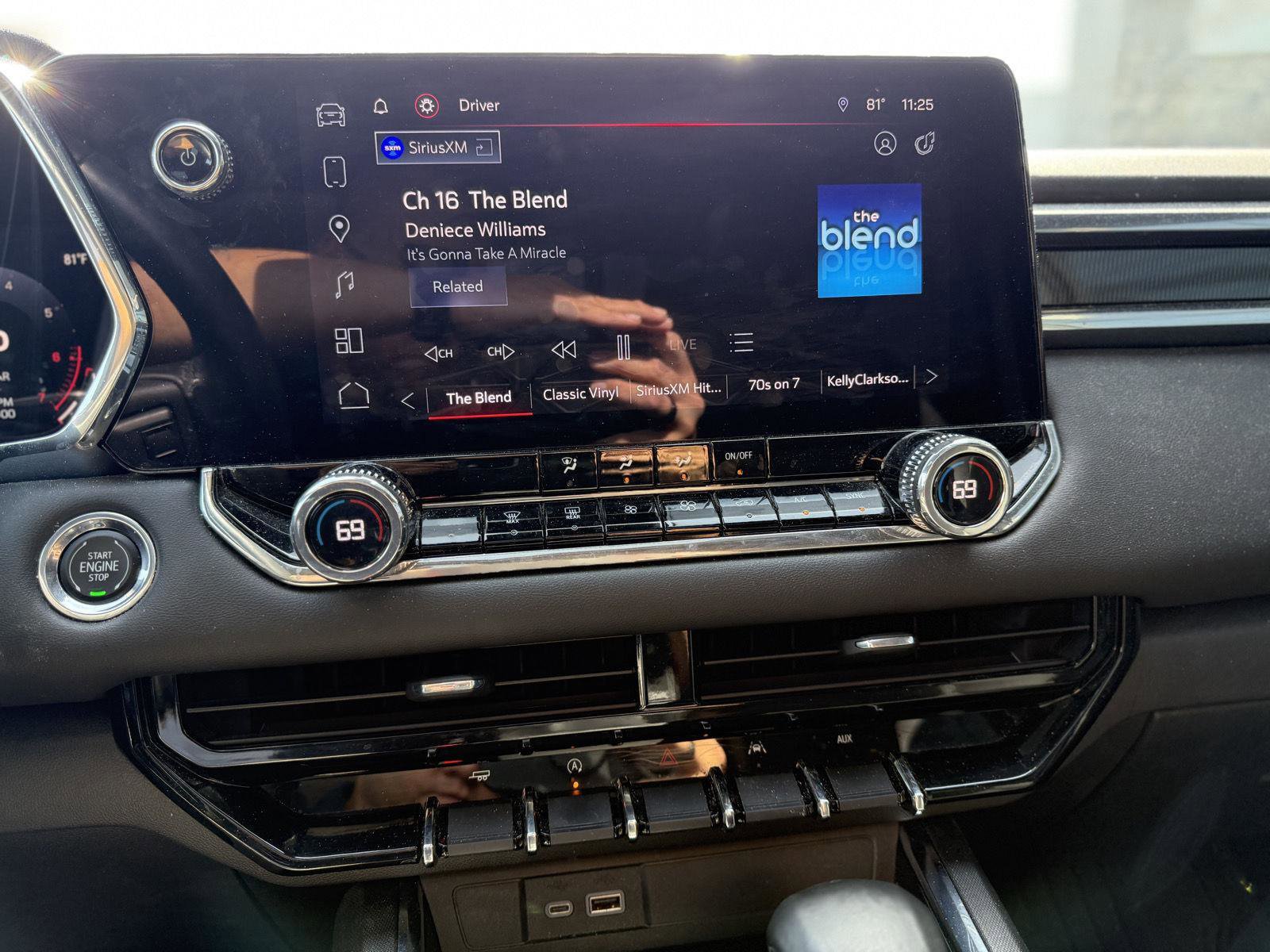 Used 2024 GMC Canyon Elevation w/ Convenience Package image 11