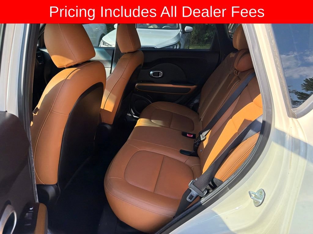 Used 2015 Kia Soul ! w/ Sun & Sound Package FWD image 3