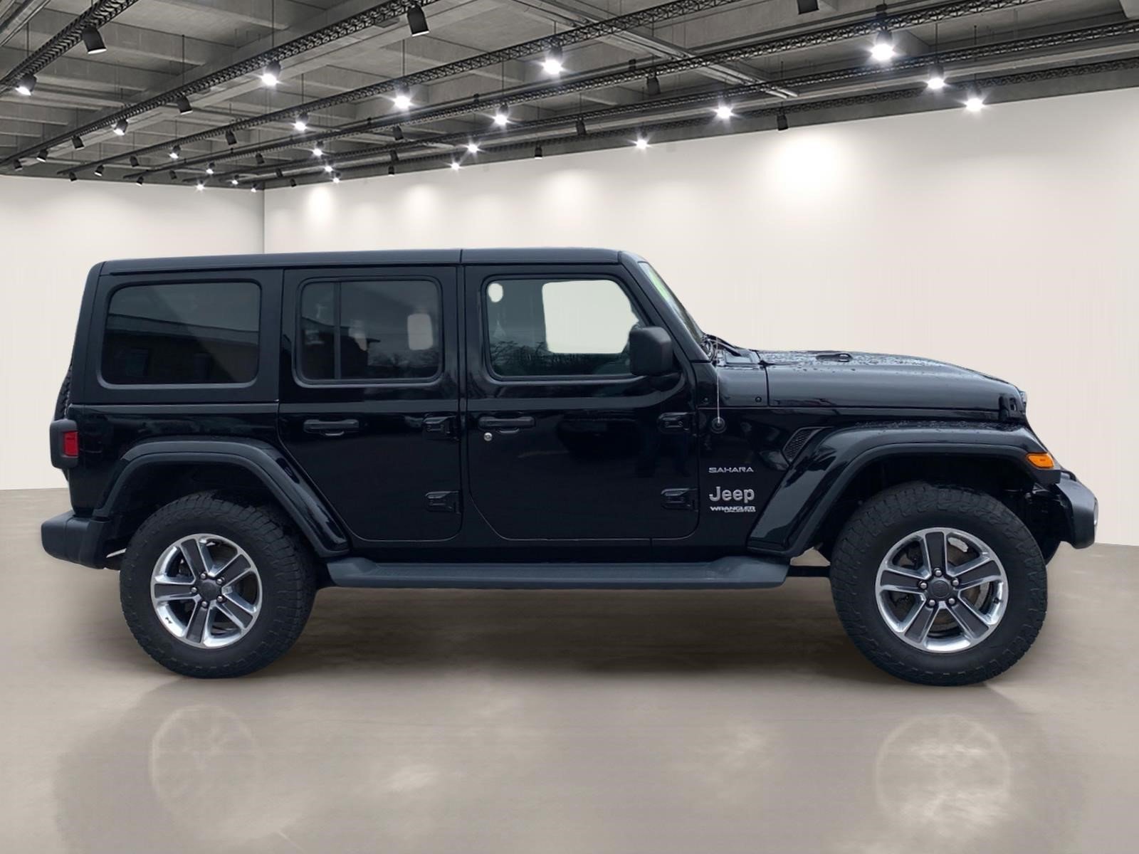 Used 2020 Jeep Wrangler Unlimited Sahara w/ Cold Weather Group image 8