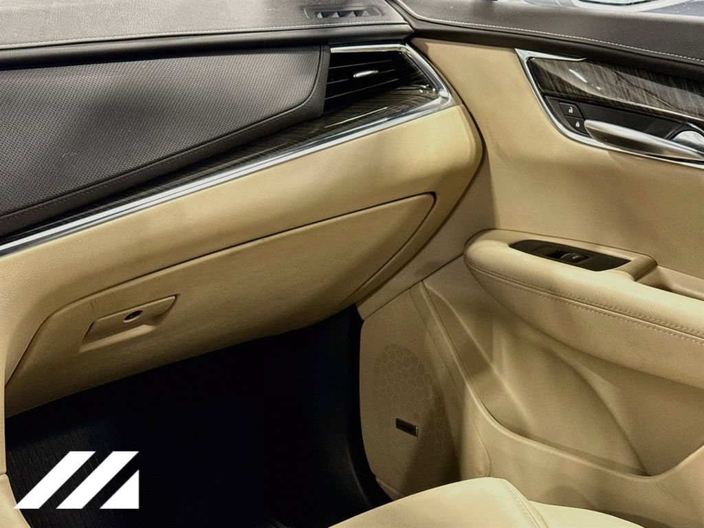 Used 2018 Cadillac XT5 AWD image 23