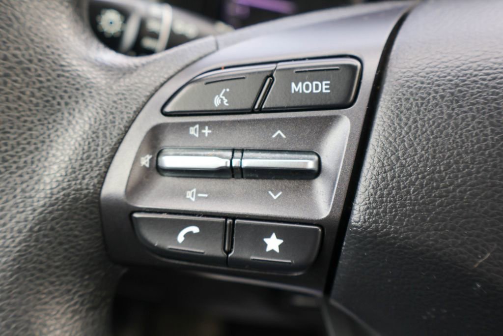 Used 2023 Hyundai Kona SEL image 12