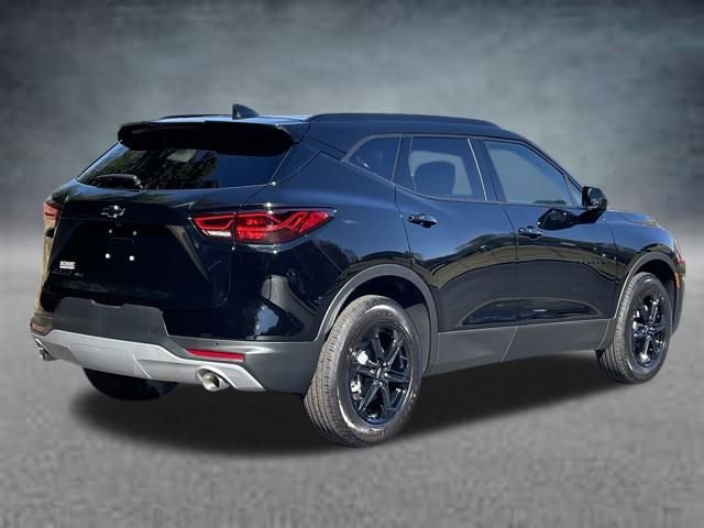 New 2025 Chevrolet Blazer LT w/ Convenience Package AWD/4WD video 3