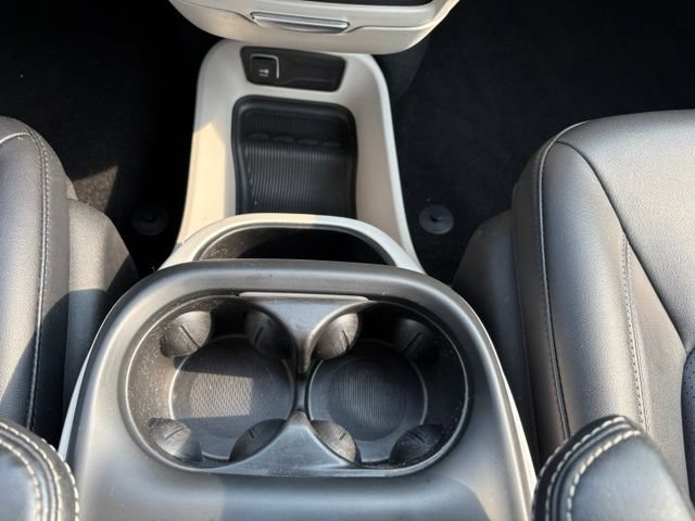 Used 2024 Chrysler Pacifica Touring-L FWD image 31