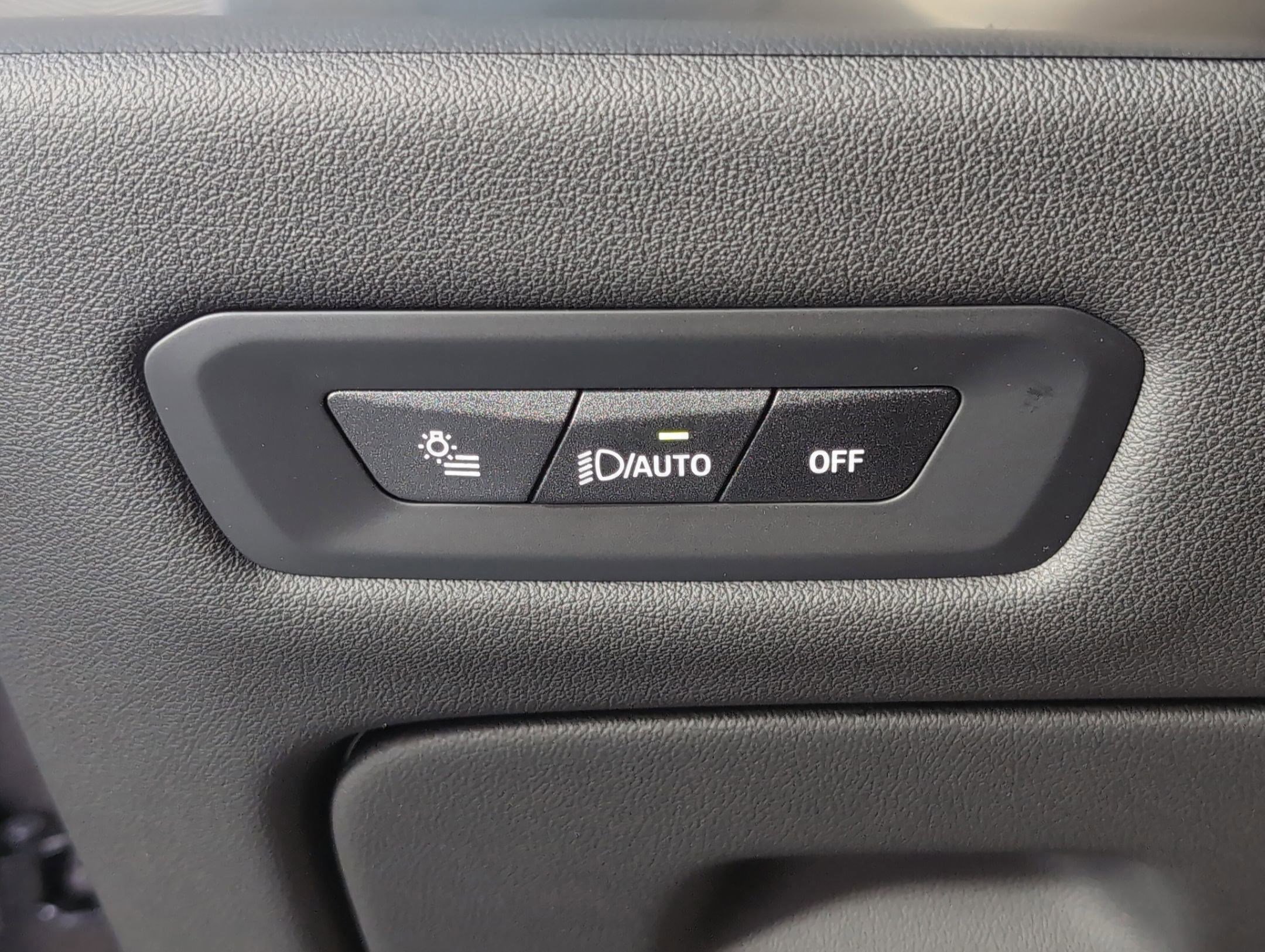 Used 2026 BMW X5 sDrive40i w/ Premium Package image 16