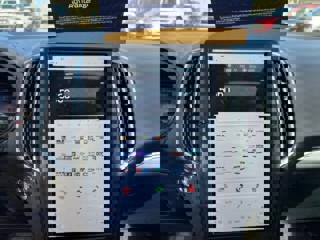 Used 2022 Ford Edge Titanium AWD/4WD image 19