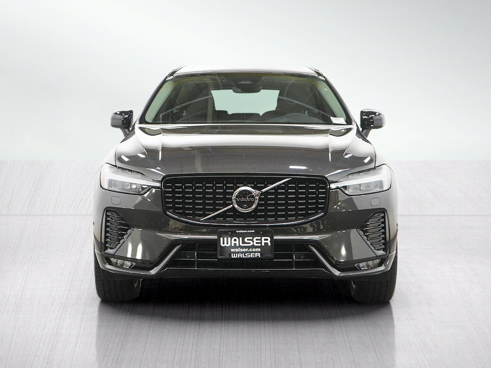 Used 2025 Volvo XC60 B5 Plus AWD/4WD image 8