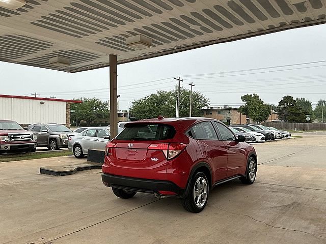 Used 2017 Honda HR-V LX image 5