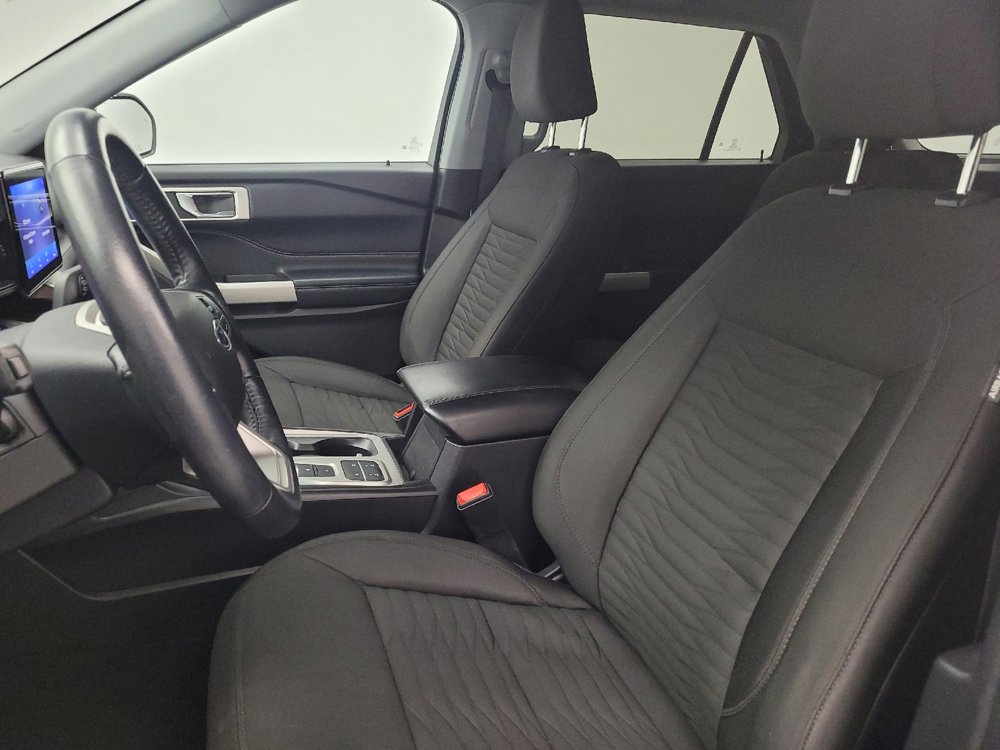 Used 2021 Ford Explorer XLT image 17
