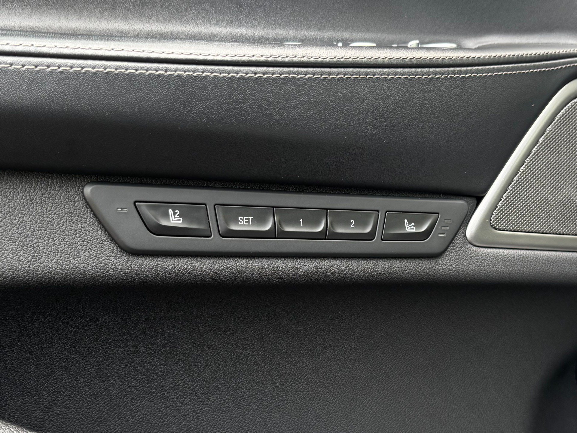 Used 2022 BMW ALPINA B7 xDrive w/ Luxury Rear Seating Package AWD/4WD image 47