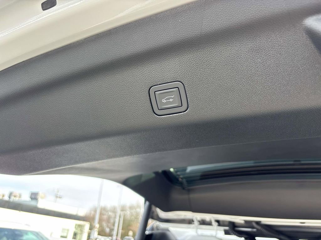 New 2026 GMC Yukon XL Denali w/ Sun & Power Step Package image 5