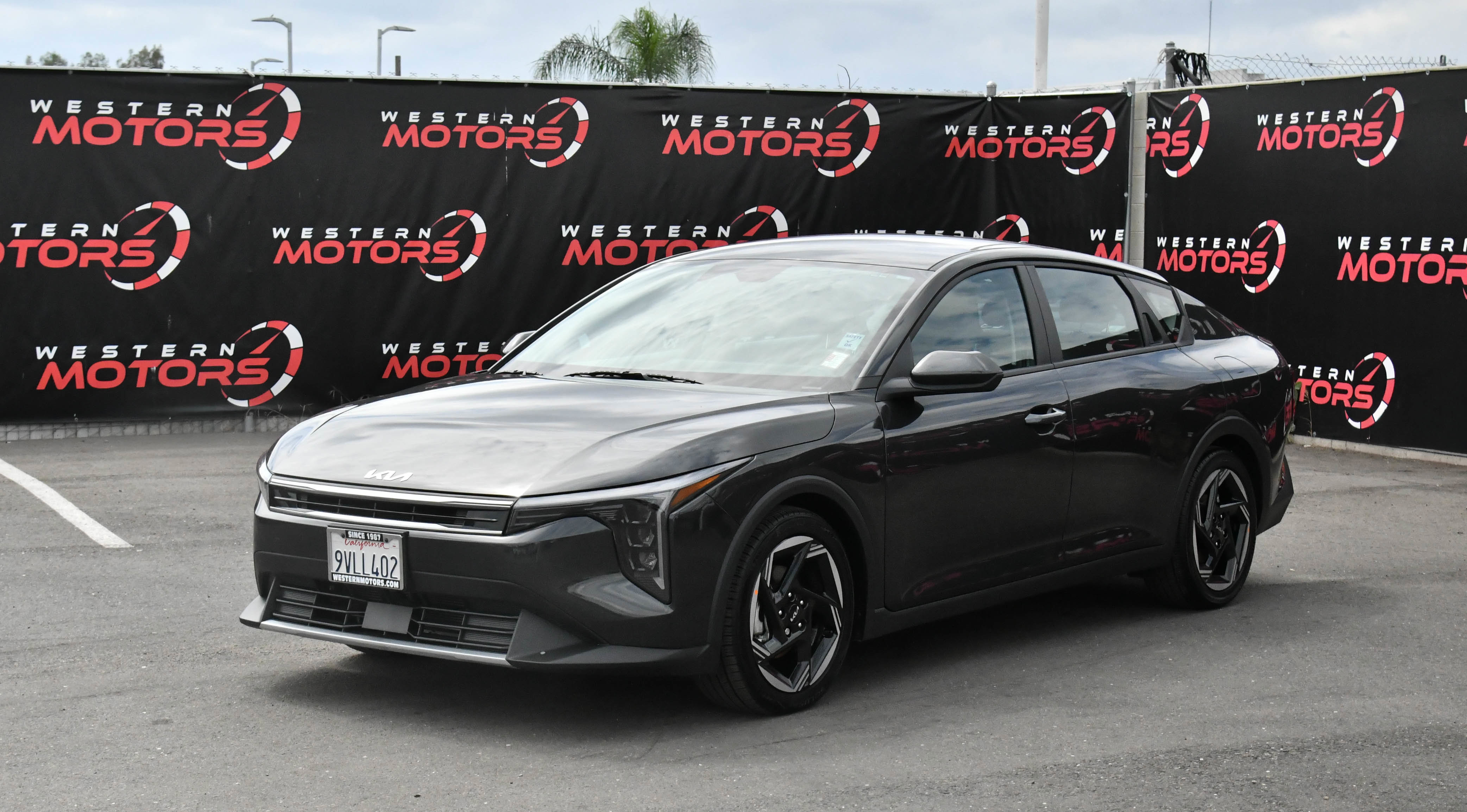 Used 2025 Kia K4 EX image 3