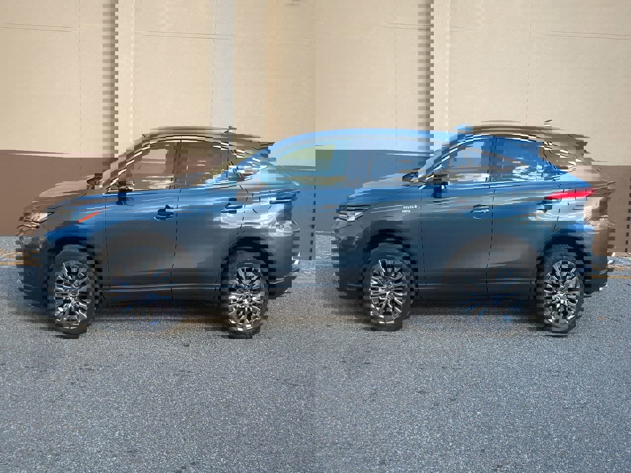 Used 2021 Toyota Venza Limited w/ Advanced Technology Package image 7