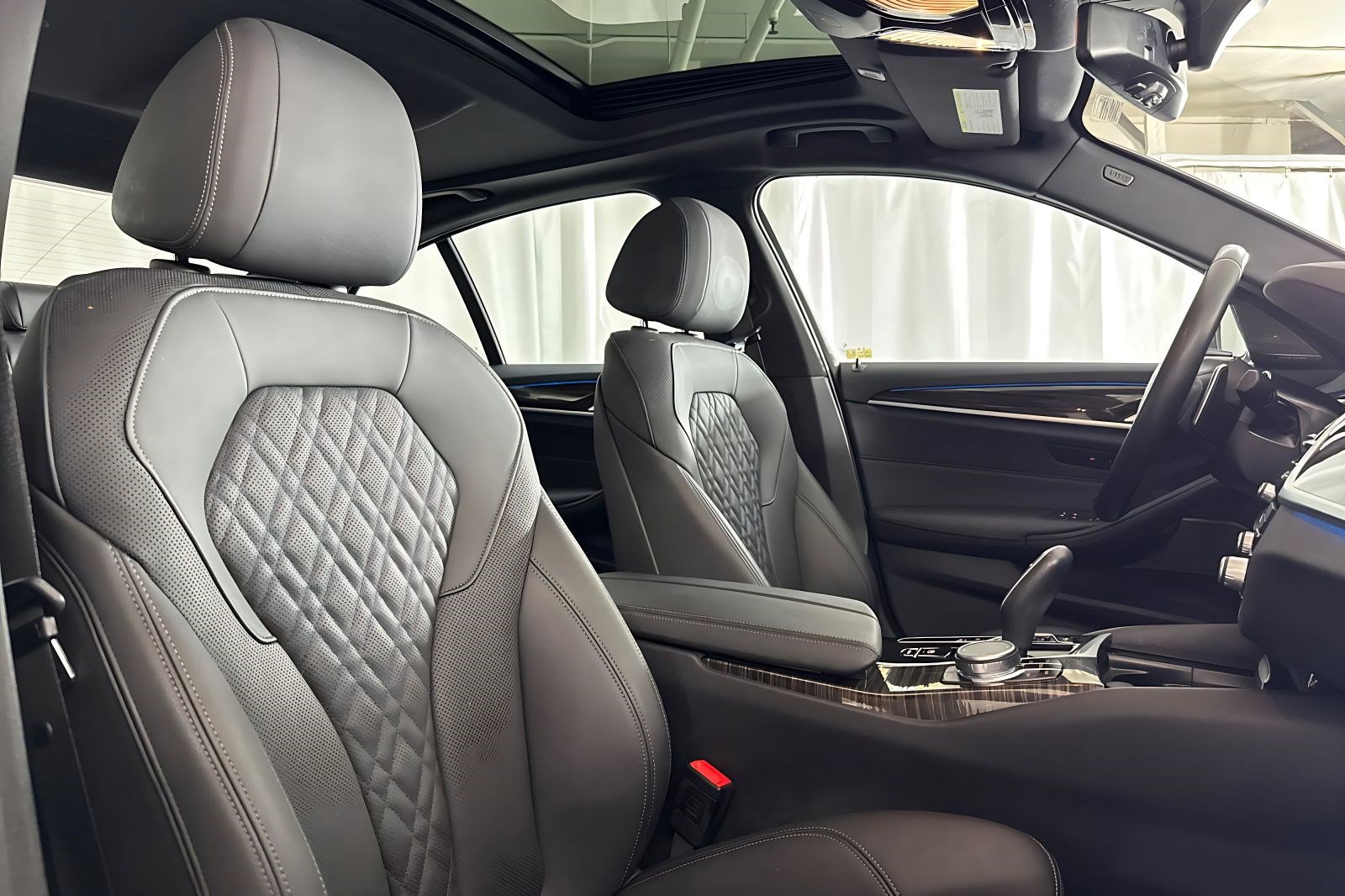 Certified 2023 BMW 530e w/ Premium Package RWD image 27