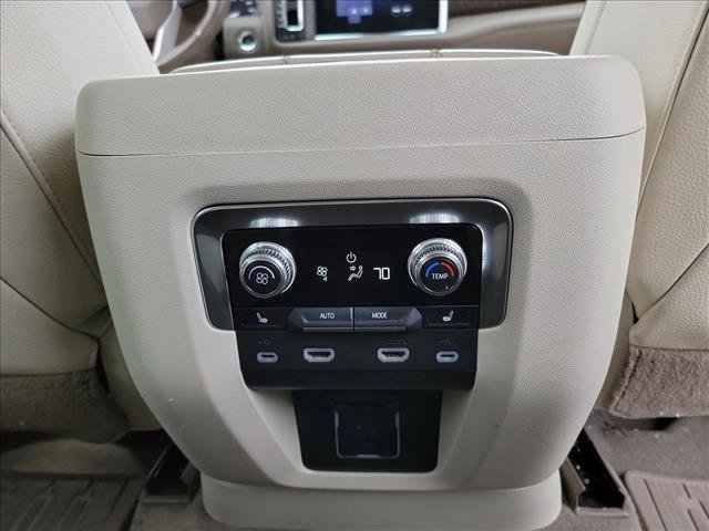 Used 2021 GMC Yukon Denali w/ Denali Ultimate Package AWD/4WD image 18