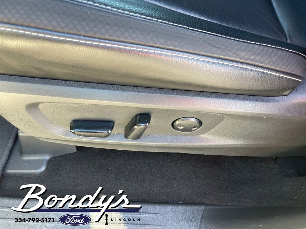 Used 2023 Nissan Pathfinder SL w/ Lighting Package (N92) image 12