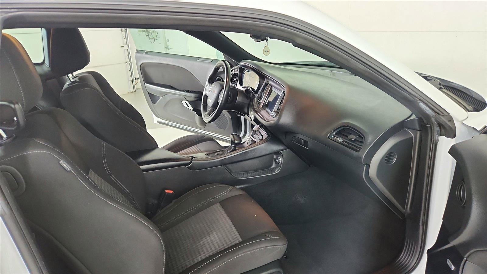 Used 2023 Dodge Challenger SXT image 21