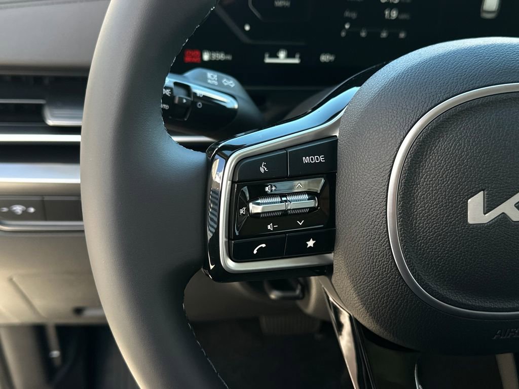 New 2026 Kia Carnival SX w/ SX Dark Edition Package image 24