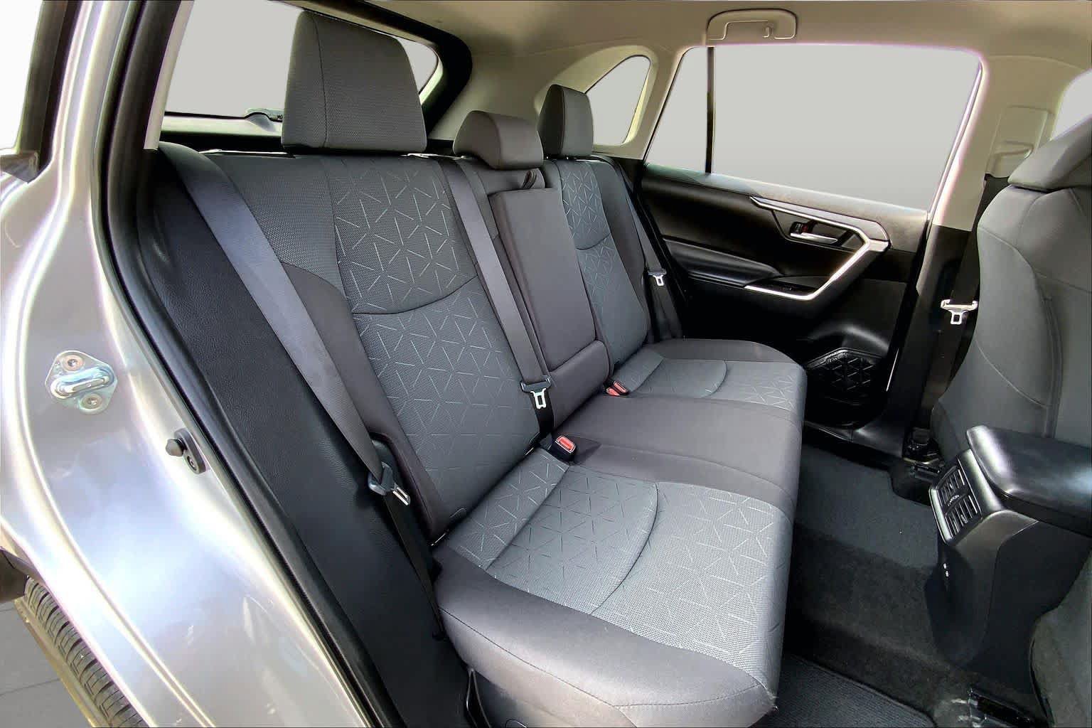 Used 2024 Toyota RAV4 XLE AWD/4WD image 36
