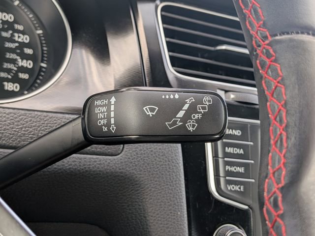 Used 2017 Volkswagen GTI SE image 31