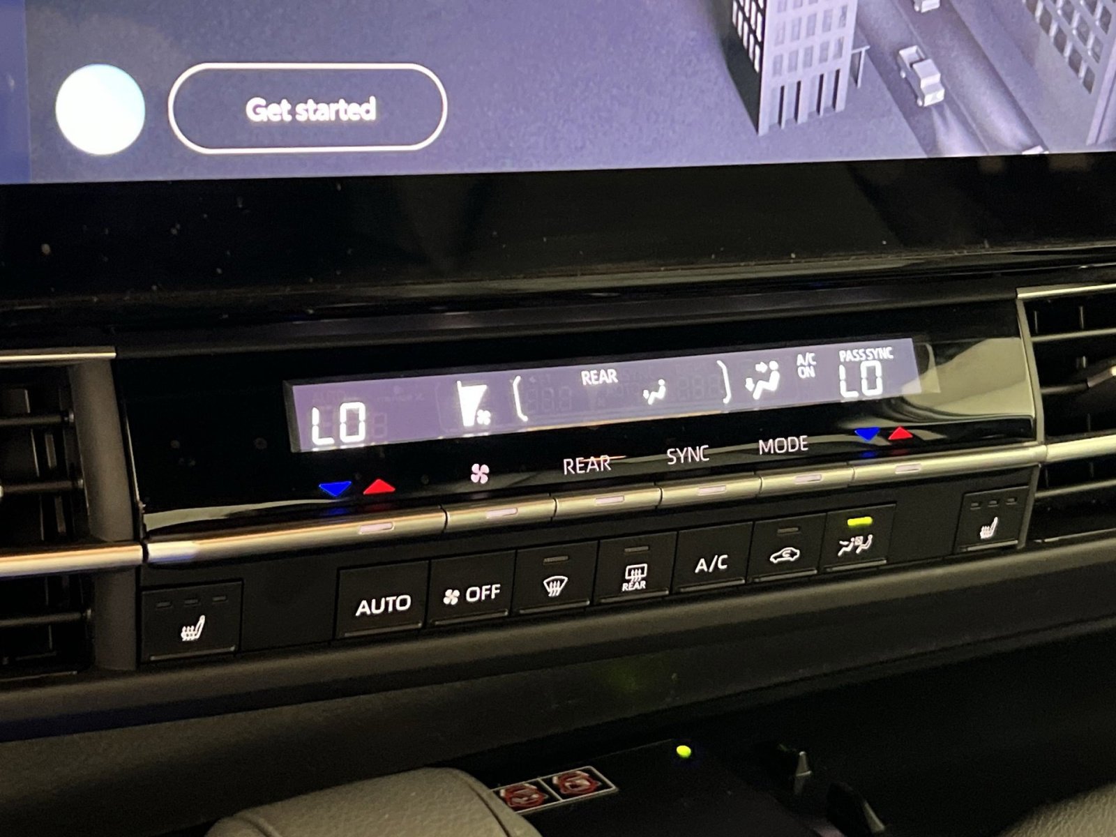 Used 2025 Toyota Sienna XSE image 21