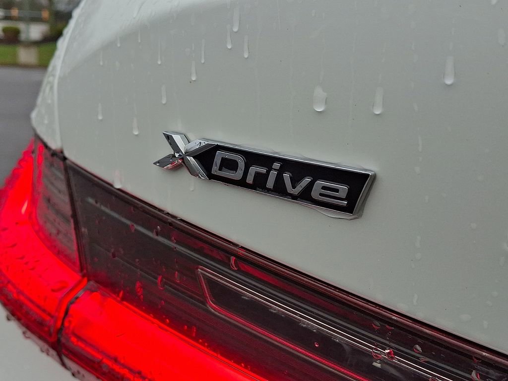 Used 2021 BMW 330i xDrive Sedan w/ Convenience Package image 31