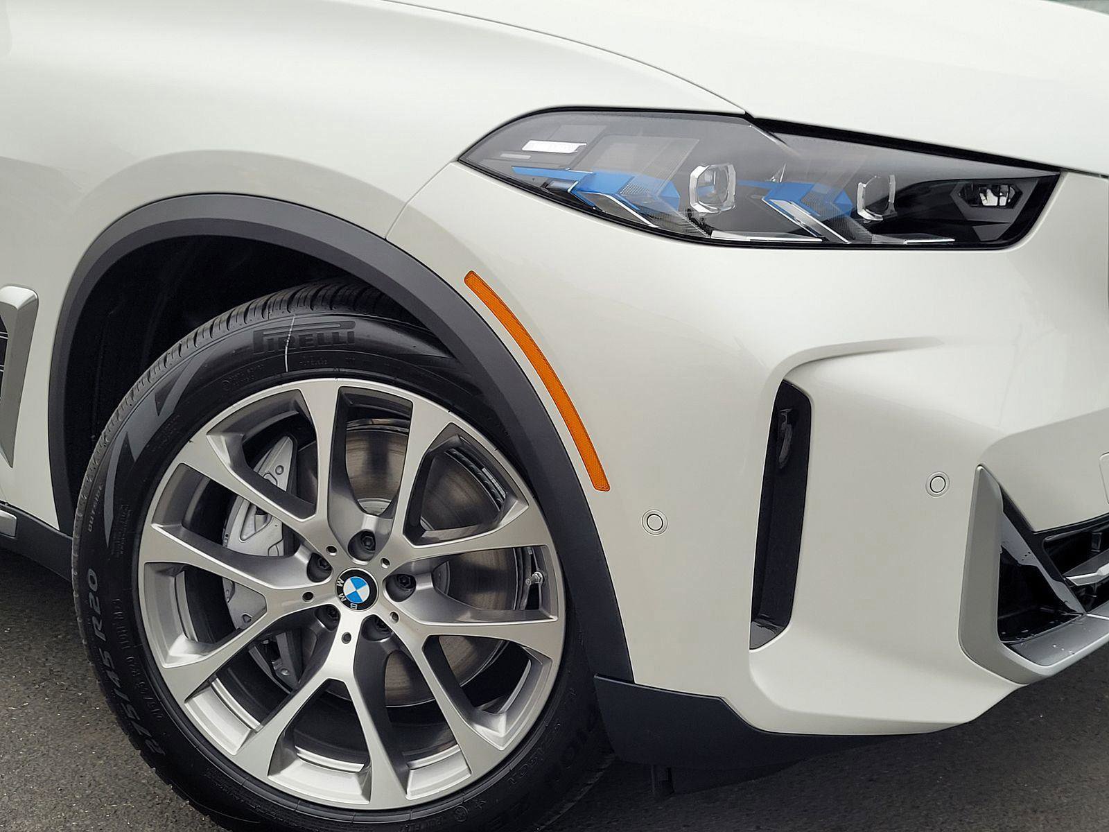 New 2026 BMW X5 xDrive50e w/ Premium Package AWD/4WD image 4